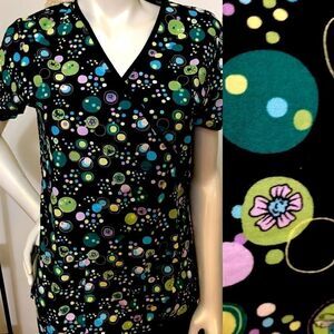 HQ Scrub Top! Super Cute